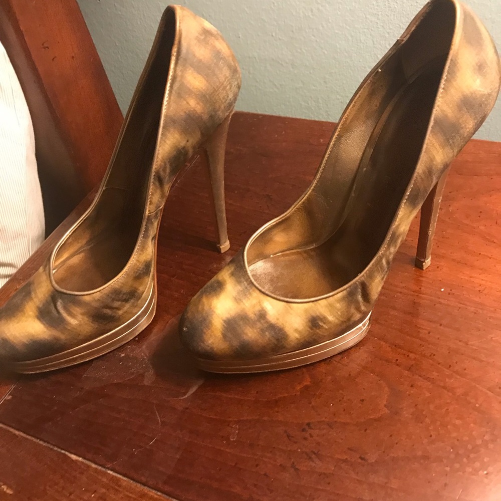 Animal print nylon pumps